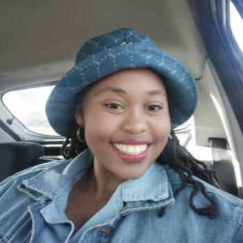 Babysitter in Port Elizabeth: Chulumanco