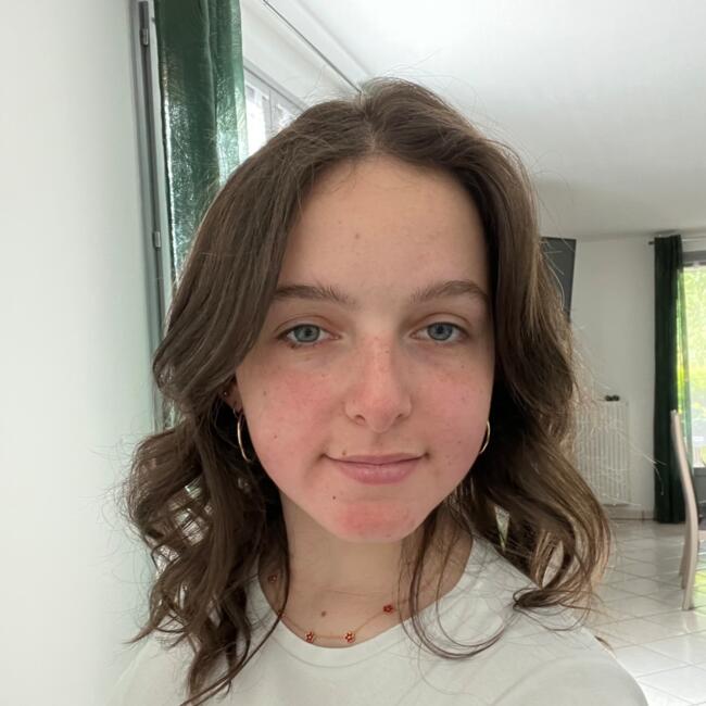 Babysitter in Ris: Charline