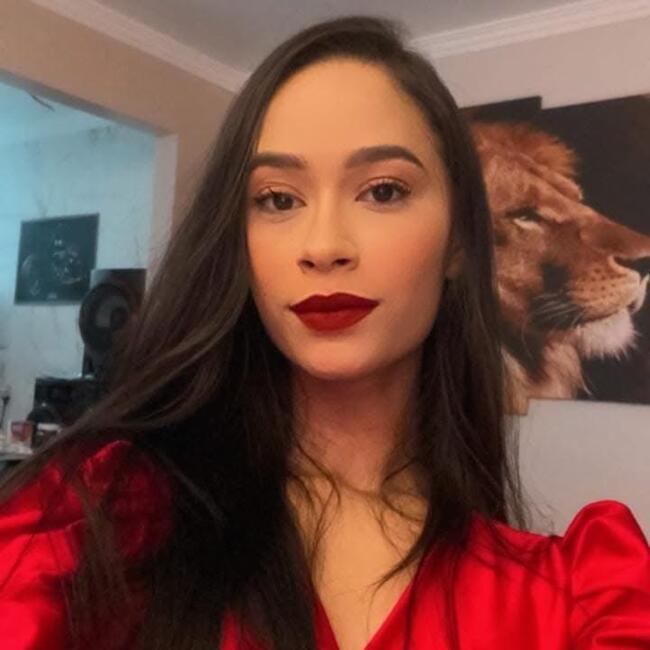 Babá em Trindade: Nicole