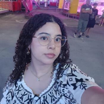 Canguro en Almería: Nassima