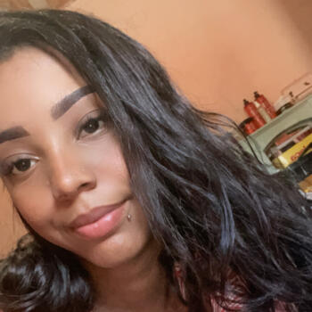 Babysitter in São João Nepomuceno: Rayssa