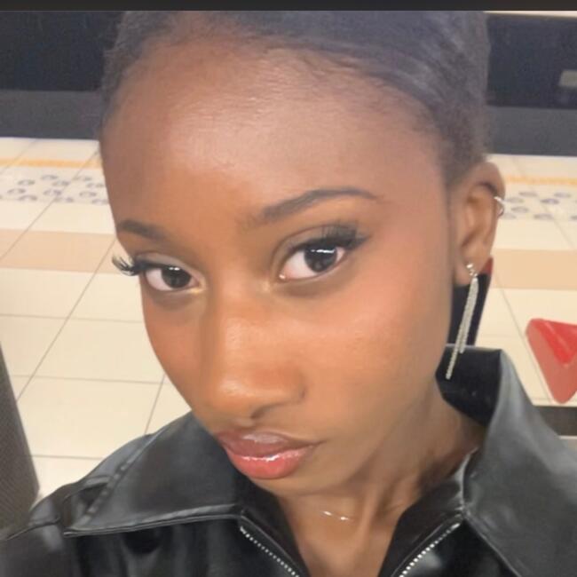 Babysitter in Sint-Jans-Molenbeek: Bintou