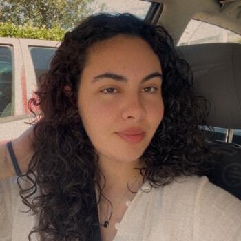 Babysitter Oliveira do Bairro: Maria