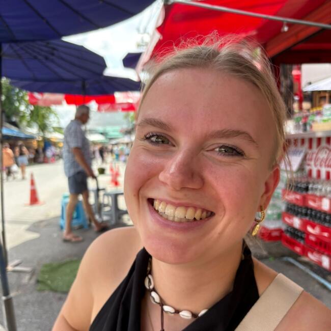 Oppas in Peize: Sara