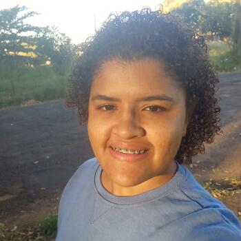 Babysitter in Martinópolis: Valéria Lourenço de