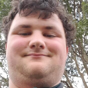 Babysitter in Leongatha: Damon