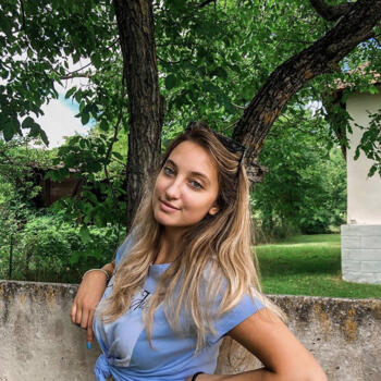 Babysitter in Woluwe-Saint-Lambert: Maria