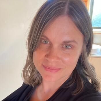 Babysitter Auckland: Holly