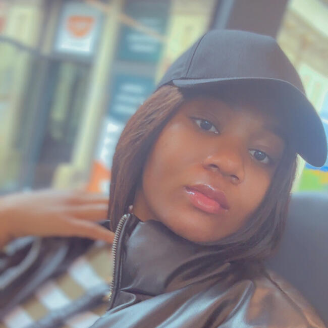 Babysitter in Manchester: Florence