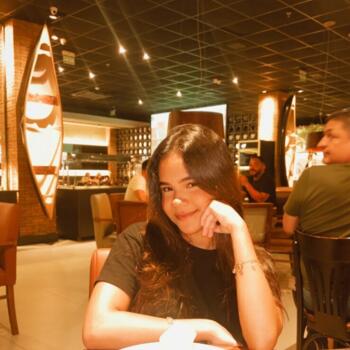 Babysitter in Recife: Dhiovana