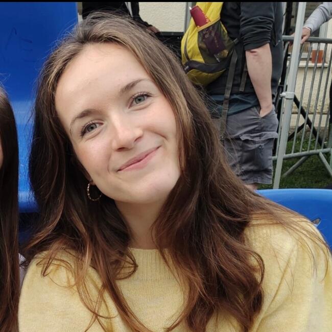 Babysitter in Brussels: Dalva