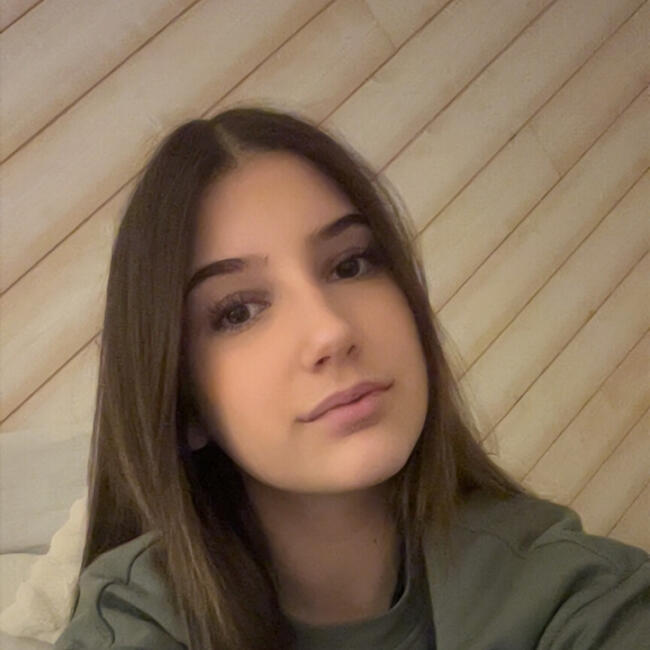 Babysitter in Le Breuil (Auvergne-Rhône-Alpes): Clara