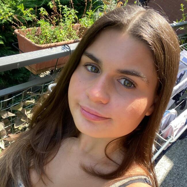 Babysitter in Milan: Akemi