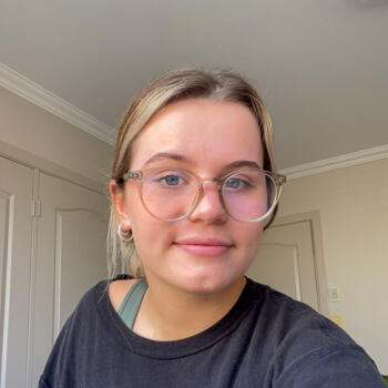 Babysitter in Armidale: Olivia