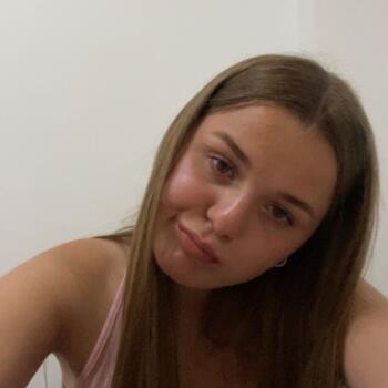 Babysitter in Liedekerke: Adela