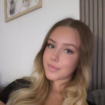 Babysitter in Saint-Gilles: Lauryne