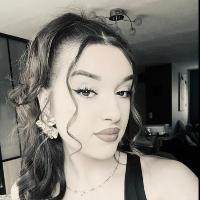 Babysitter in Laval: Zoe