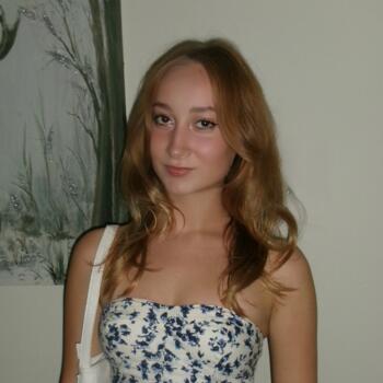 Babysitter in Cambridge: Ava