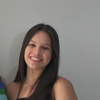 Babysitter in Bento Gonçalves: Monique