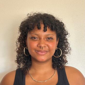 Babysitter in Marinha Grande: Nicole