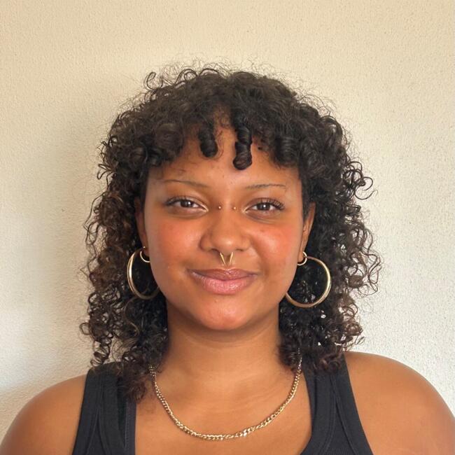 Babysitter in Marinha Grande: Nicole