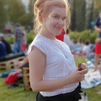 Lastenhoitotyö Tampere: Lastenhoitotyö Christa
