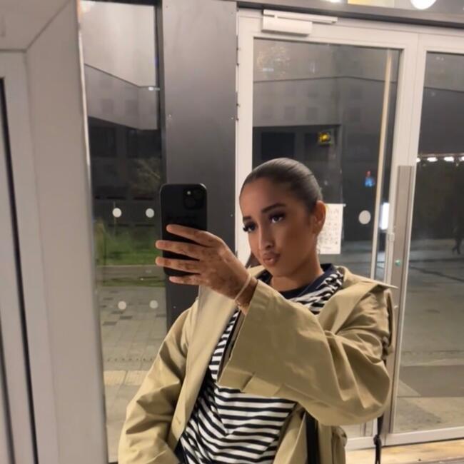 Babysitter in Paris: Aya