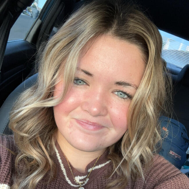 Babysitter in Murrieta: Lexi