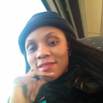 Babysitter in Sainte-Ode: Koua marie josée alexice Campb