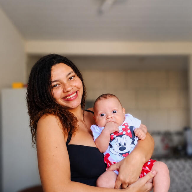 Emprego de babá em São Gonçalo (São Gonçalo): Sara