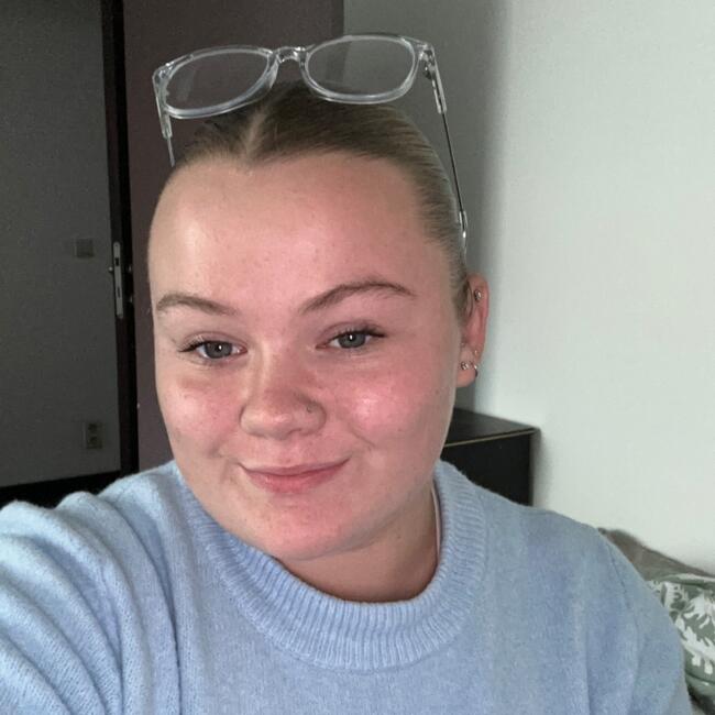 Babysitter in Tournai: Mia