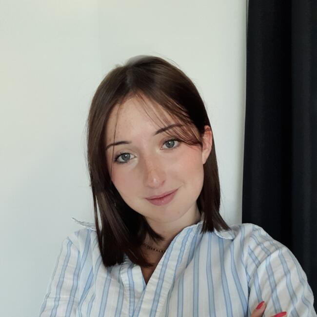 Baby-sitter in Saint-Brieuc: Callysta