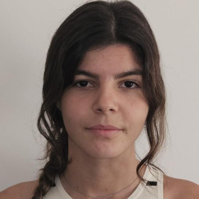 Babysitter in Almada: Débora