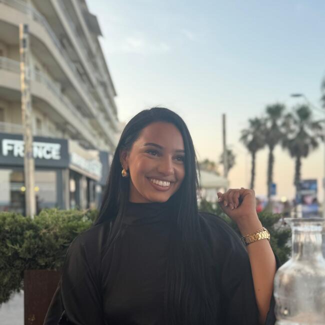 Babysitter in Sainte-Marie (Pyrénées-Orientales): Julie