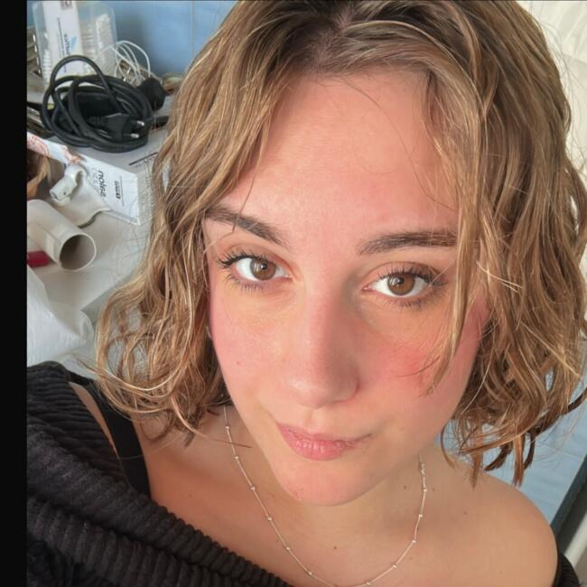 Babysitter in Athlone: Lea