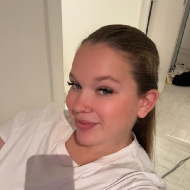 Babysitter in Saint-Père-en-Retz: Anne lise