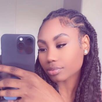 Oppas in Rotterdam: Zuneely