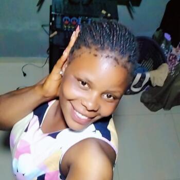 Babysitter in Johannesburg South: Sharon