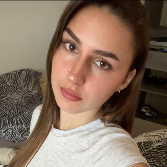 Babysitter in Montussan: Tiya