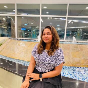 مربية أطفال في أبوظبي: Thakshila