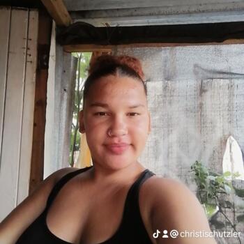 Babysitter in East London: Christi