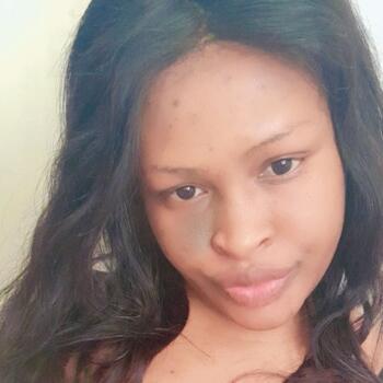 昆西的保母職缺: 保母職缺 Monise