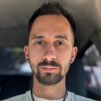 Job de babysitting în București: job de babysitting George Alex