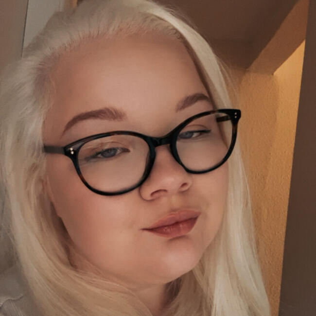 Babysitter in Sutton in Ashfield: Olivia