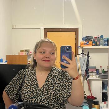 Babysitter in Ghent: Laura