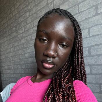 Babysitter in Saint-Étienne: Yomoly Grâce Horeb Joëliah