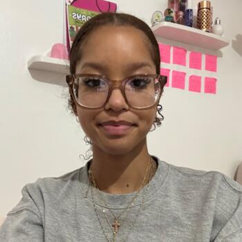 Babysitter in London: Stephanie