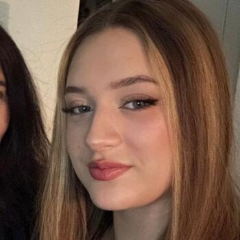 Babysitter Les Evouettes: Camila