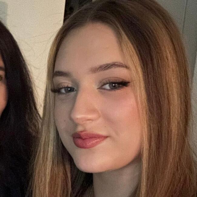 Babysitter in Les Evouettes: Camila