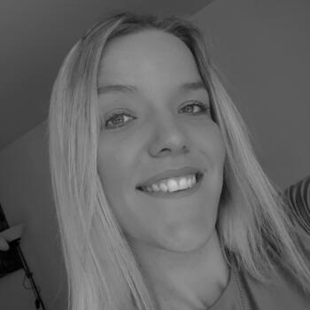 Babysitter in Couvin: Nina